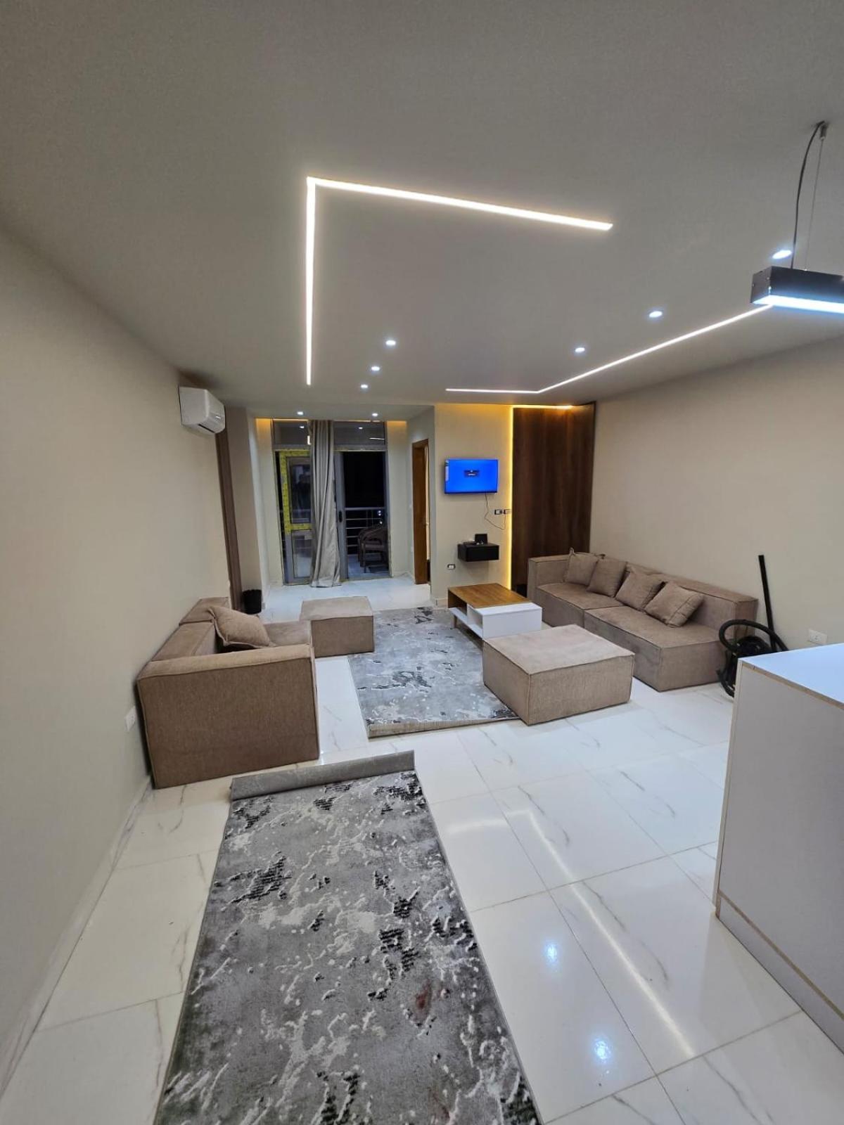 كريستال بلازا بكمبوند معمار المرشدي المعادي Apartment